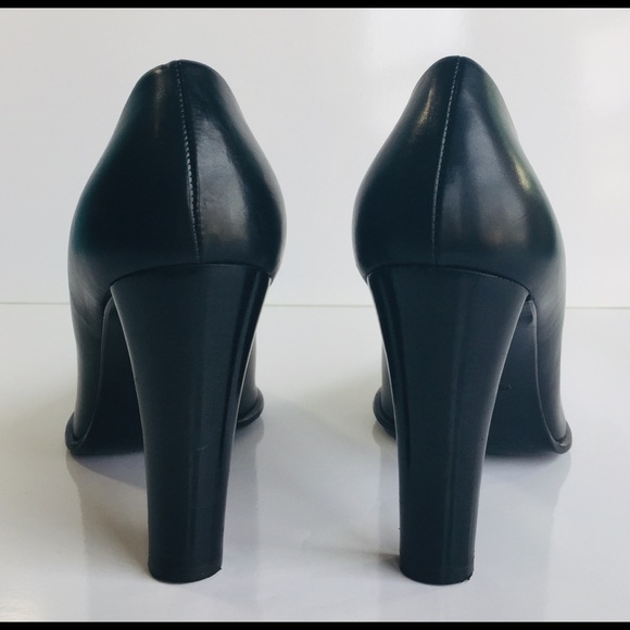🚫 Pending ❌ Vintage Prada Black High Heels - Picture 4 of 8